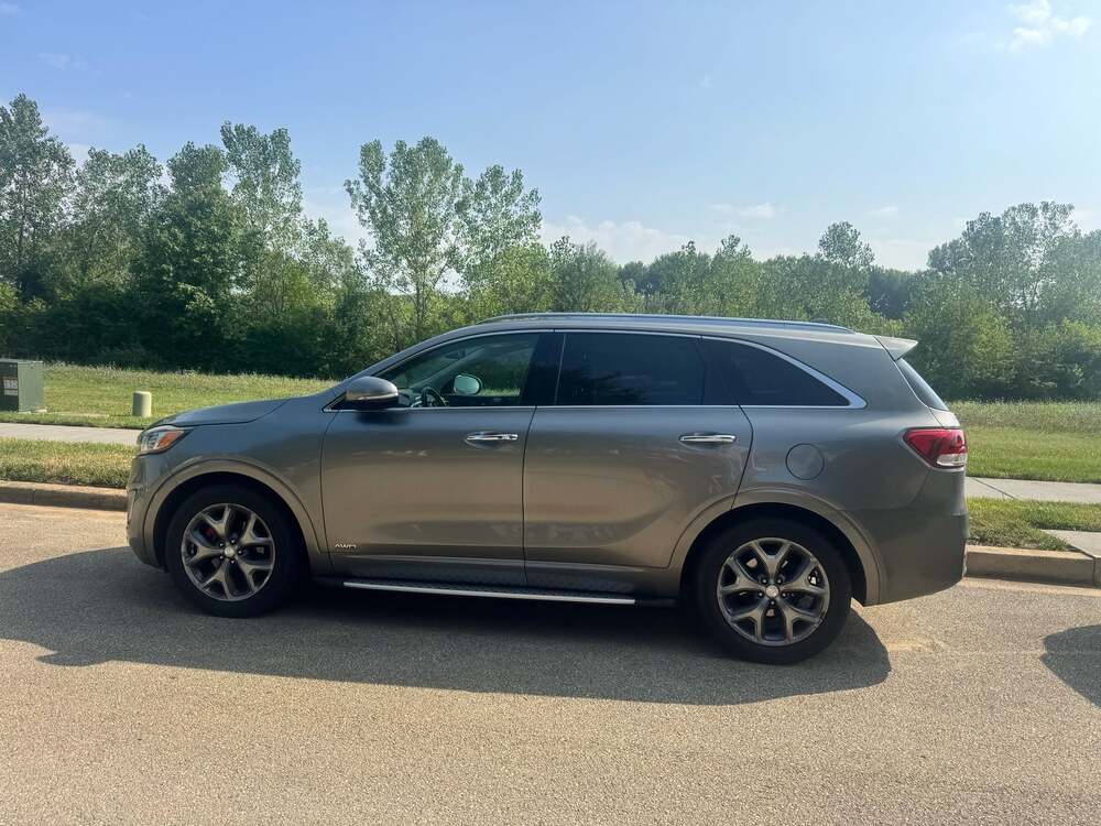 2016 Kia Sorento AWD SUV 151k miles good maintenance